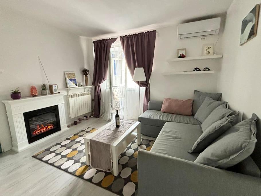 Ultracentral Lovely Place -Your Home Away From Home Bucarest Extérieur photo
